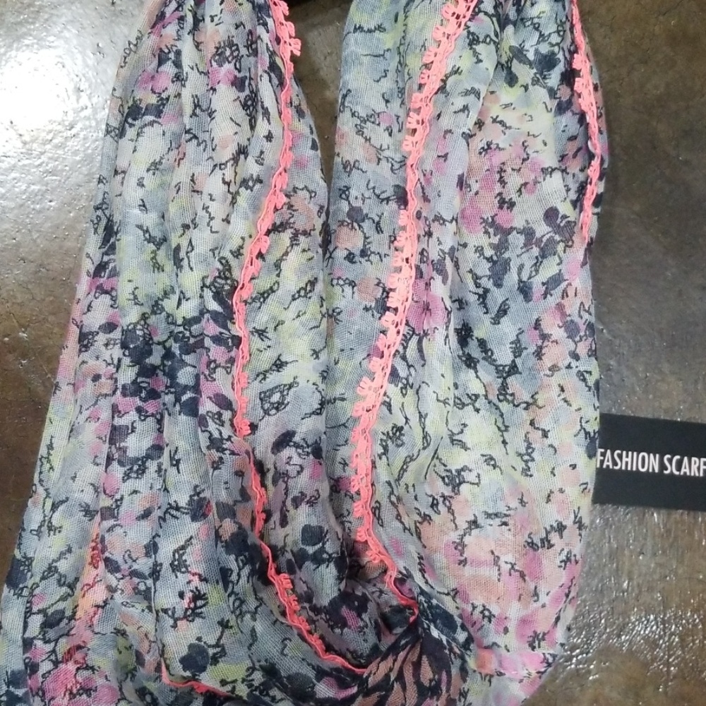 Fashion scarf - Picture 2 of 2